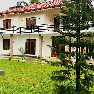 Bed & Breakfast Ahasna Airport, Negombo